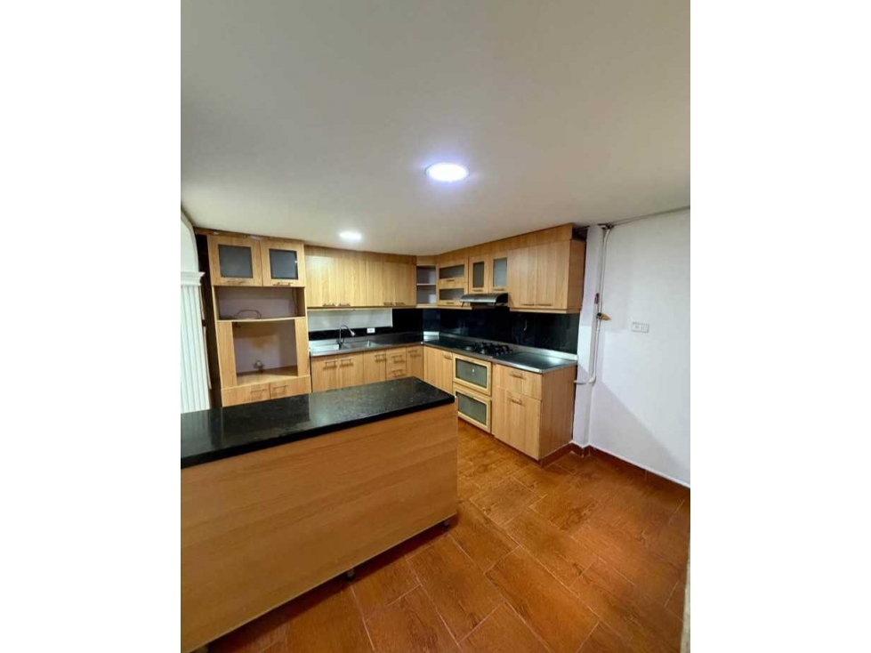 Arriendo casa en Santa Teresita Laureles — foto 3
