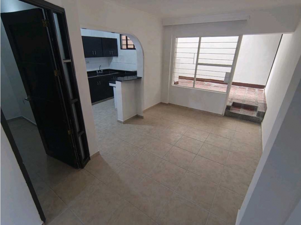 Arriendo casa primer piso santa monica,patio amplio — foto 2