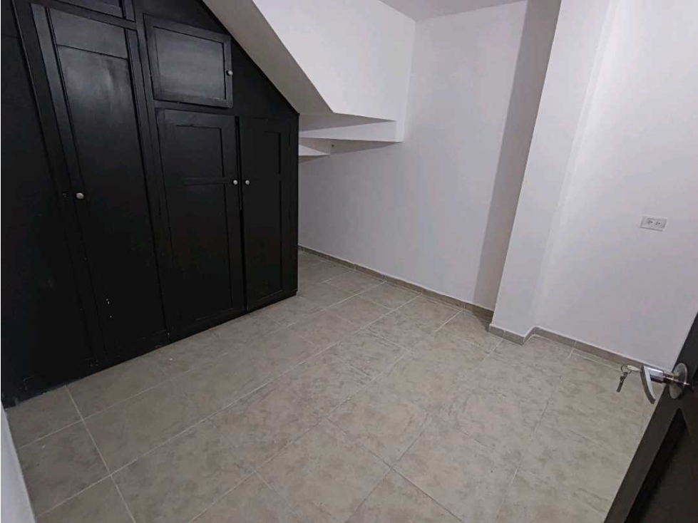 Arriendo casa primer piso santa monica,patio amplio — foto 6