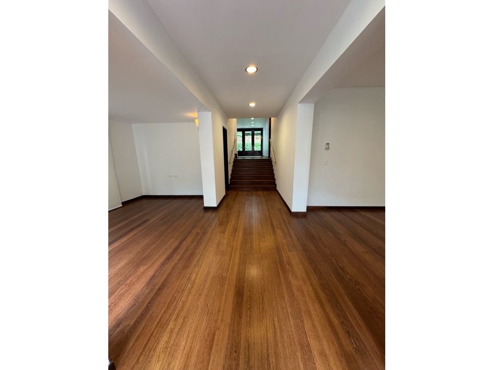 Arriendo casa remodelada Santa Ana Oriental con amplio jardin — foto 2