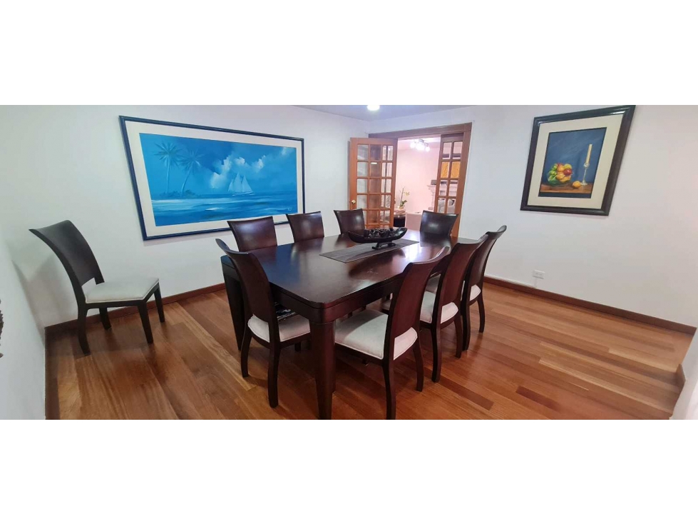 Arriendo vendo Chico Navarra 5 alcobas con baño 4 garajes terraza — foto 2