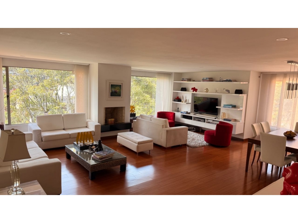ARRIENDO CHICO R APTO 208mts + 60T. $15.8 M