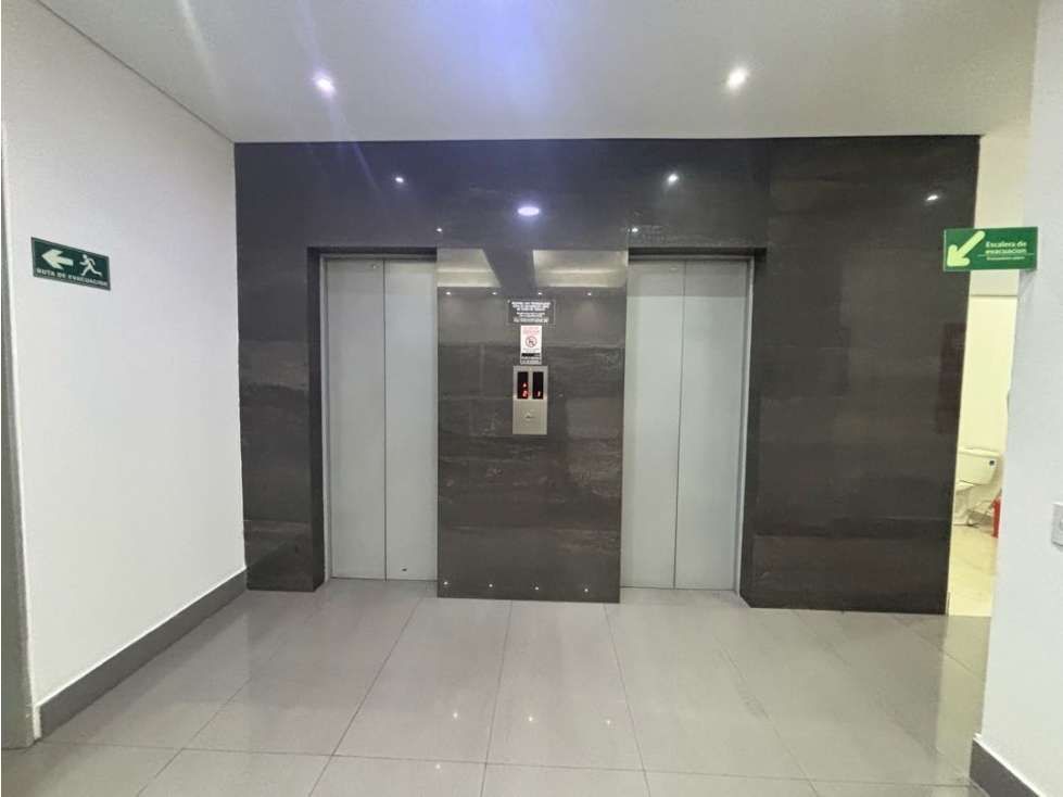 ARRIENDO CONSULTORIO - OFICINA 357m2 CON ALTILLO CHICO — foto 5