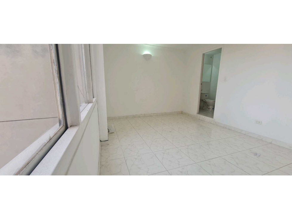 Arriendo Vendo oficina Chapinero baño sala espera ascensor — foto 5