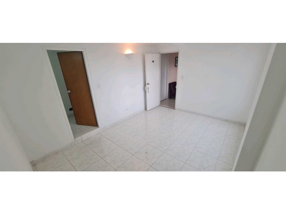 Arriendo Vendo oficina Chapinero baño sala espera ascensor — foto 3