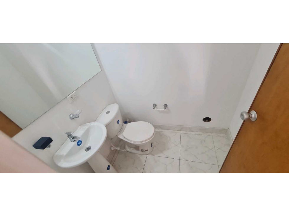 Arriendo Vendo oficina Chapinero baño sala espera ascensor — foto 4