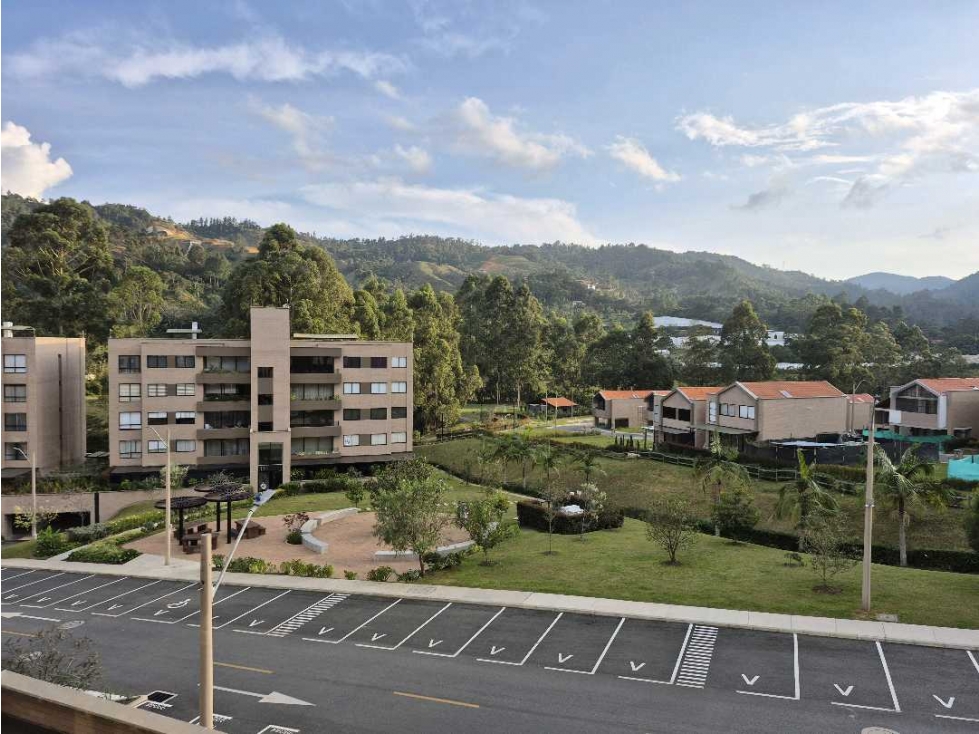Arriendo de Apartamento la mas Completa Unidad Cerrada en el Retiro