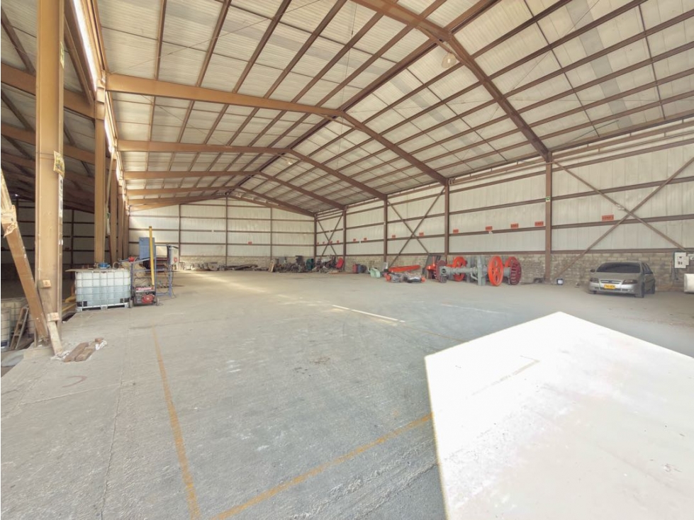 ARRIENDO DE BODEGA MÁS LOTE EN LA MEDELLÍN/BOGOTÁ - 2