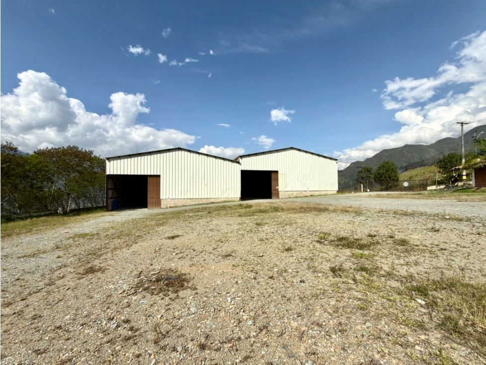 ARRIENDO DE BODEGA MÁS LOTE EN LA MEDELLÍN/BOGOTÁ - 4