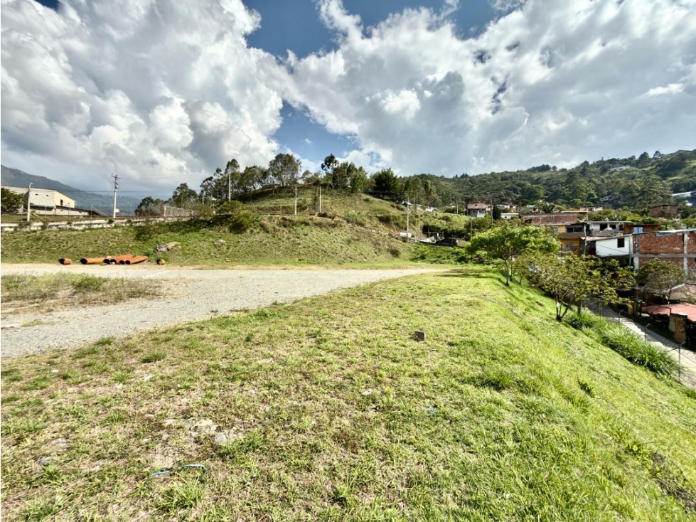 ARRIENDO DE BODEGA MÁS LOTE EN LA MEDELLÍN/BOGOTÁ - 6