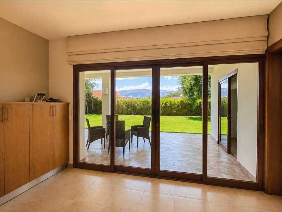 Arriendo Espectacular Casa de Lujo 5 Hab, La Viña, Tumbaco - 4