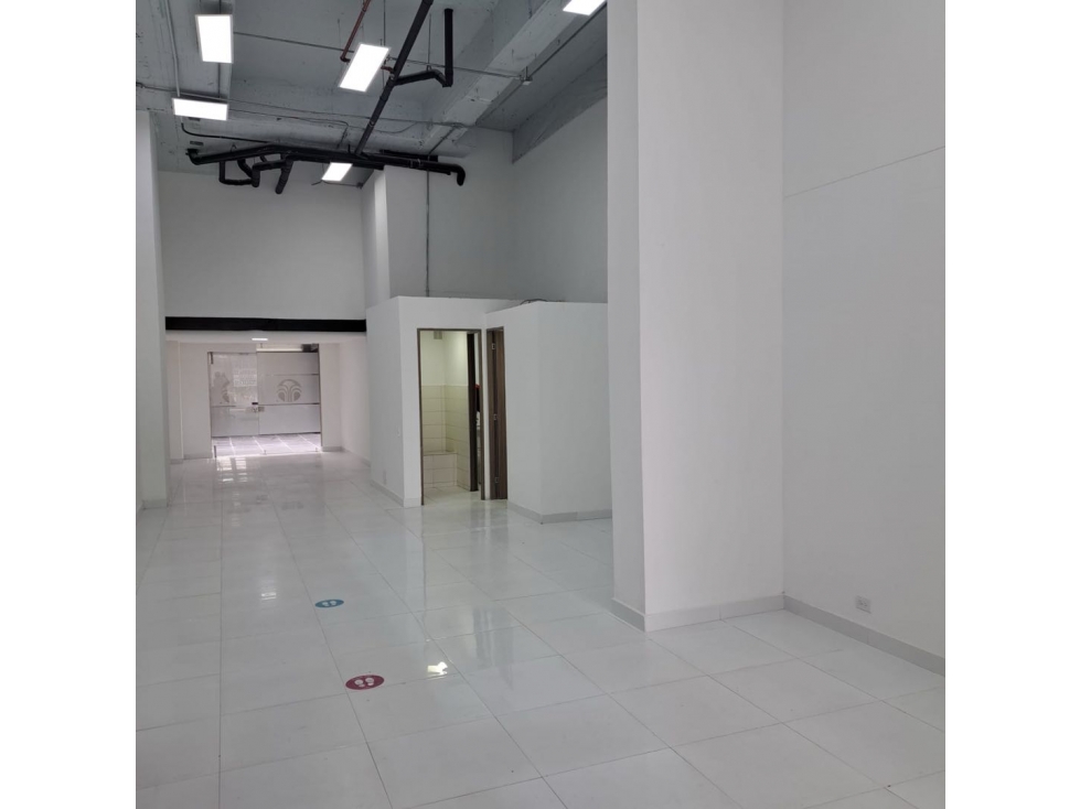 ARRIENDO ESPECTACULAR LOCAL SOBRE LA CARRERA 15 CON 93A