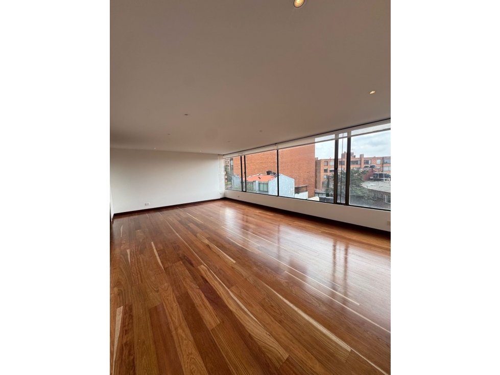 Arriendo excelente apto clásico Rosales bajo — foto 2