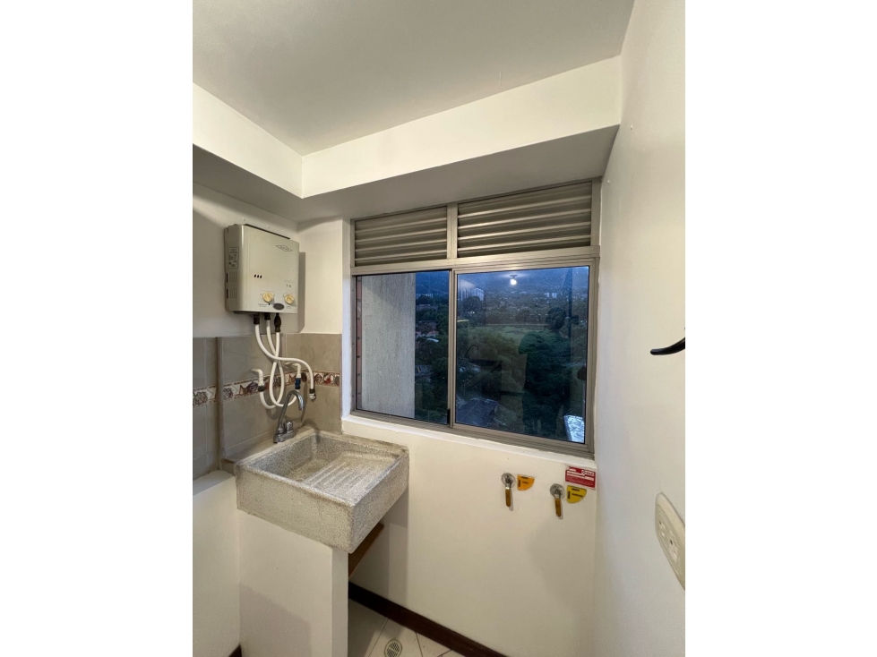 ARRIENDO EXCELENTE Y COMODO APARTAMENTO EN ITAGUI DITAIRES — foto 3