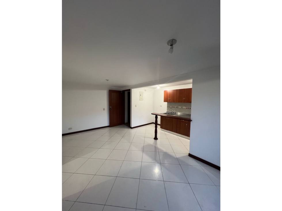 ARRIENDO EXCELENTE Y COMODO APARTAMENTO EN ITAGUI DITAIRES — foto 4