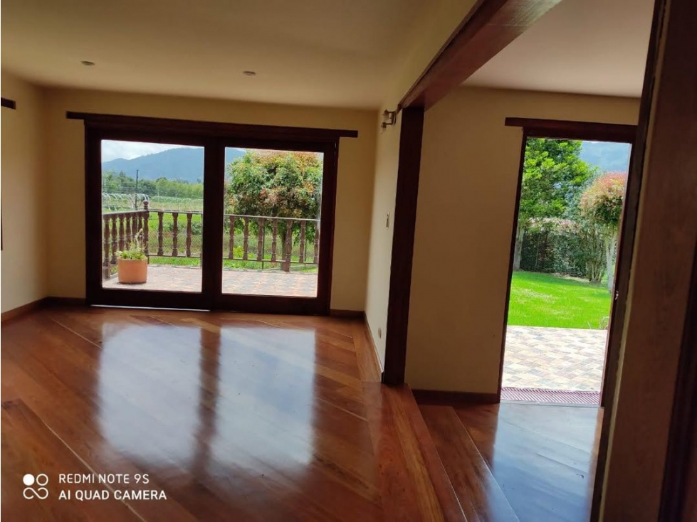 Arriendo gran casa en Guaymaral