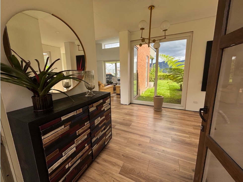 Arriendo Hacienda La Selva. 400mts. 3 habs. Estudio. Estar. Vista! - 2