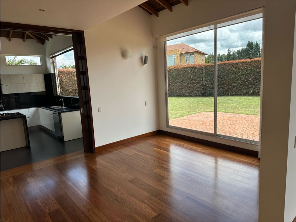 ARRIENDO HERMOSA CASA - 4
