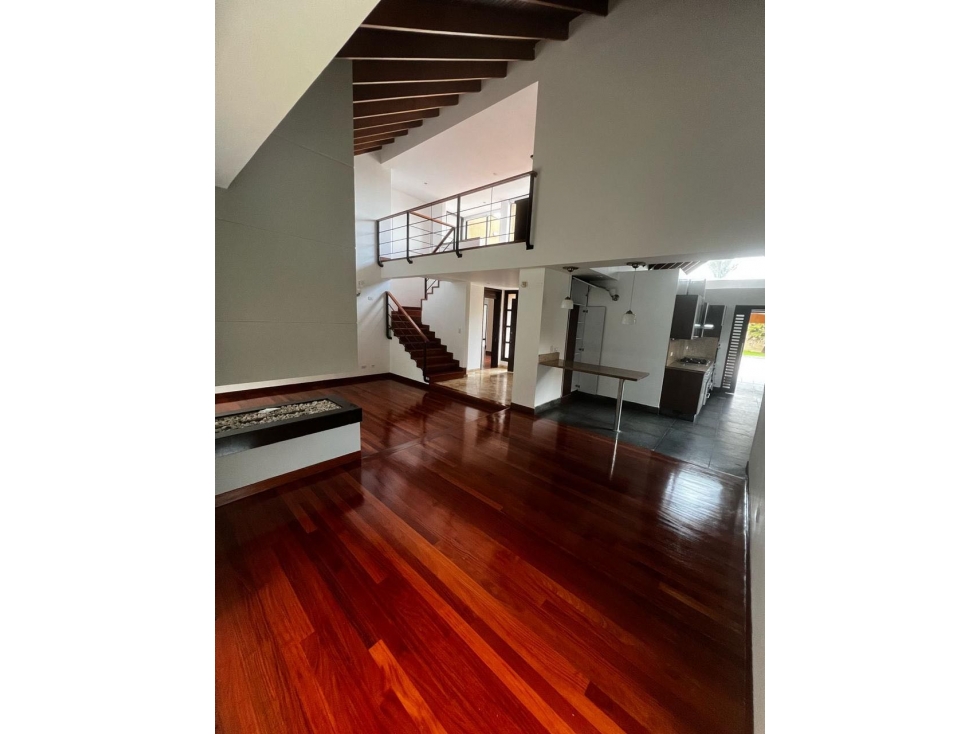 ARRIENDO HERMOSA CASA - 4