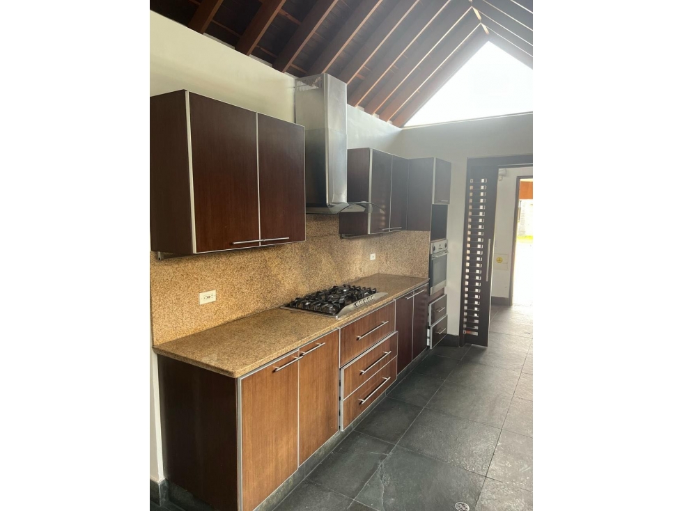 ARRIENDO HERMOSA CASA - 6