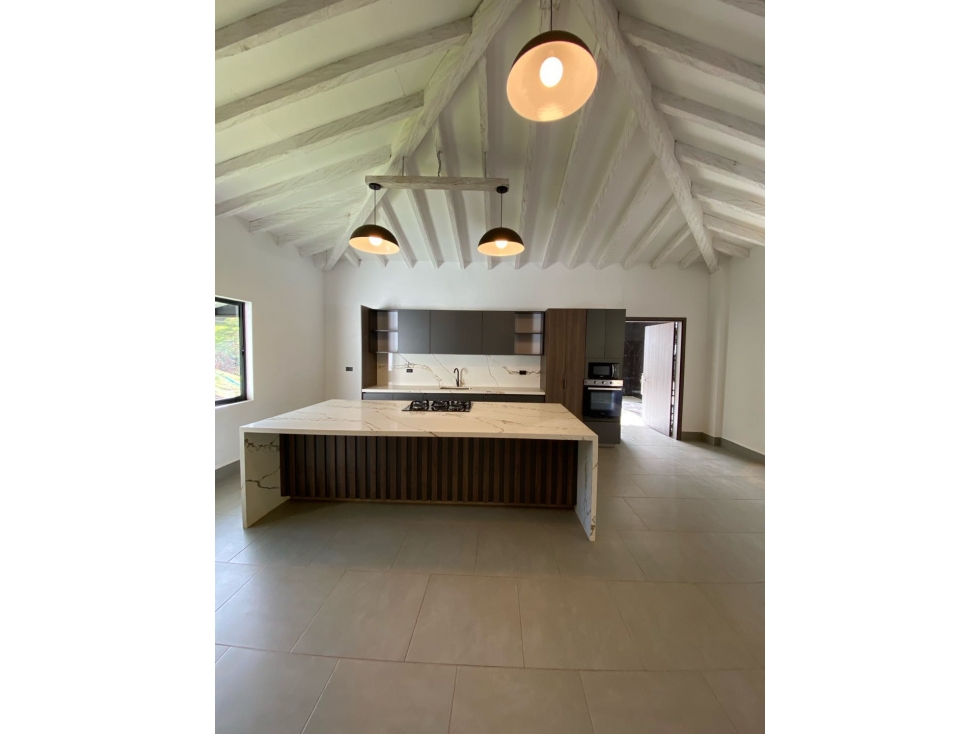 ARRIENDO HERMOSA CASA CAMPESTRE EN RIONEGRO SECTOR OJO DE AGUA