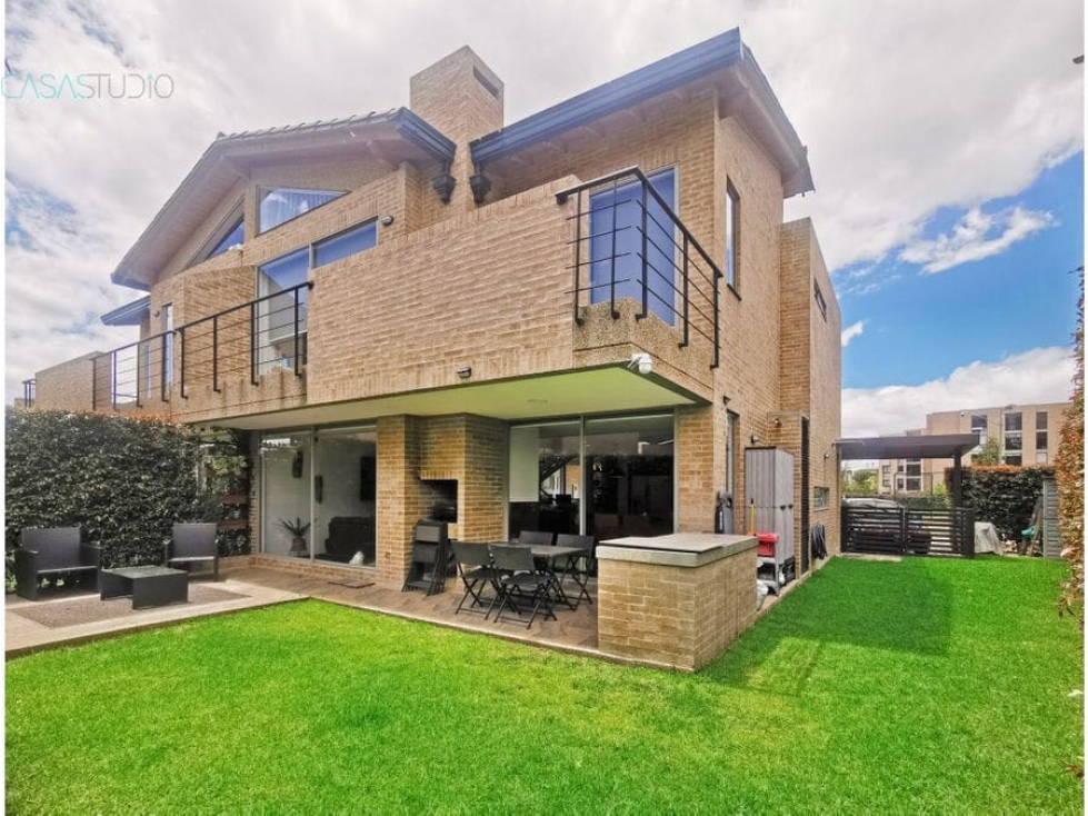 ARRIENDO VENDO HERMOSA CASA EN CONJUNTO CON CLUBHOUSE