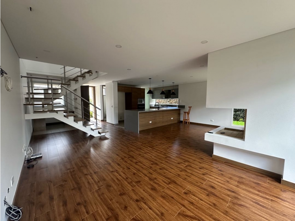 ARRIENDO VENDO HERMOSA CASA EN CONJUNTO CON CLUBHOUSE — foto 3