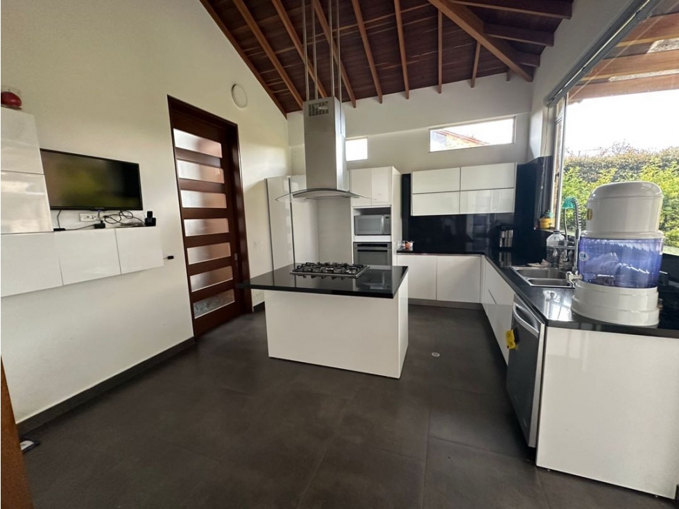 ARRIENDO HERMOSA CASA EN EXCLUSIVO CONJUNTO DE CAJICA — foto 4