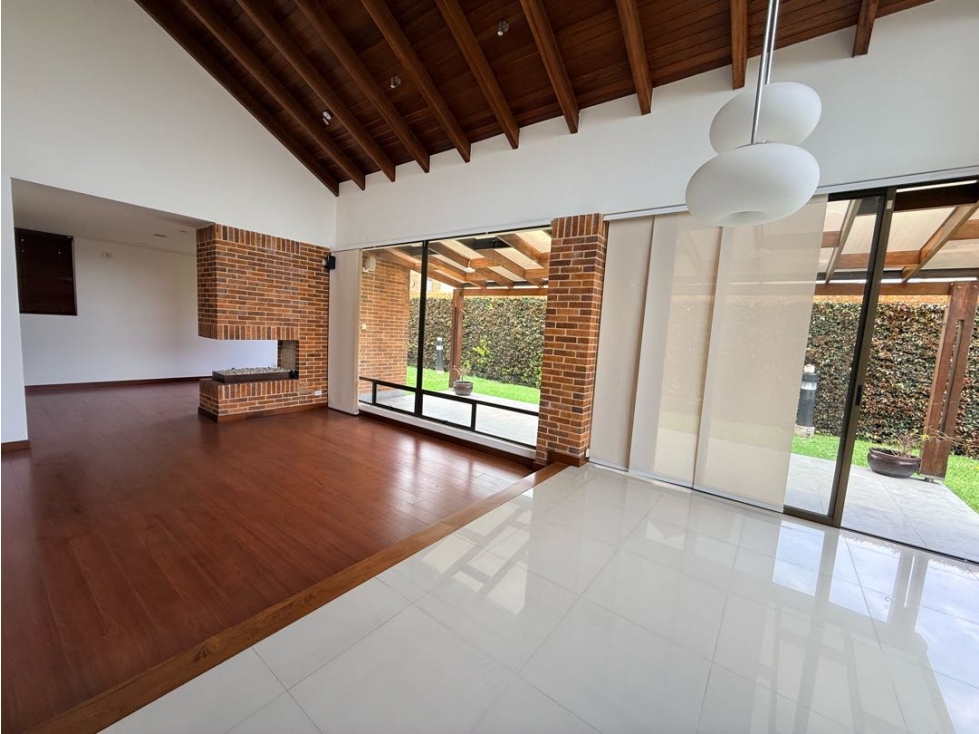ARRIENDO HERMOSA CASA MILLA DE ORO
