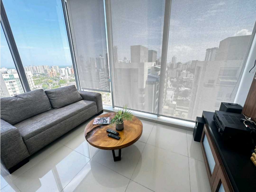 ARRIENDO HERMOSA OFICINA QUANTUM TOWER — foto 2