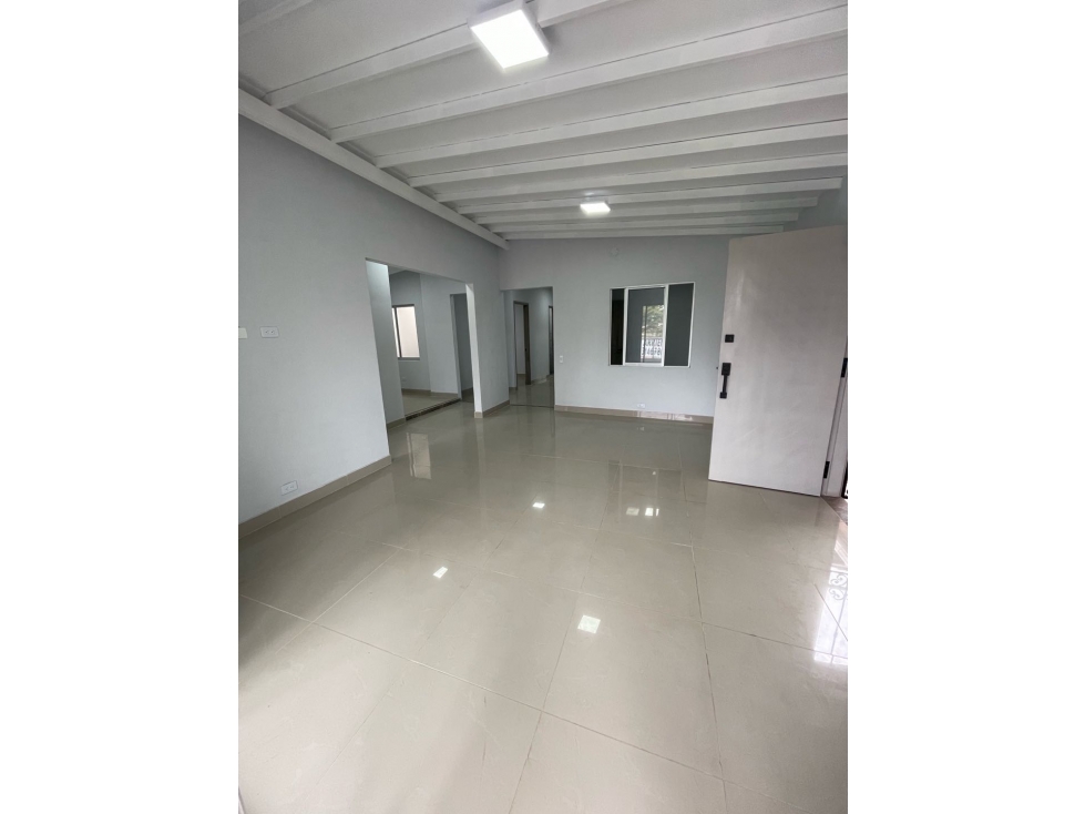 ARRIENDO HERMOSA Y AMPLIA CASA CON ACABADOS DE LUJO EN BELÉN — foto 2