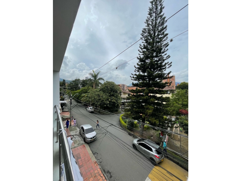 ARRIENDO HERMOSA Y AMPLIA CASA CON ACABADOS DE LUJO EN BELÉN — foto 4