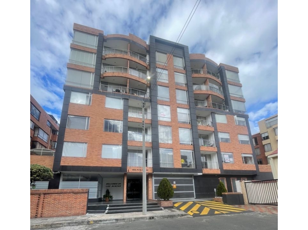 Arriendo hermoso apartamento BELMIRA Bogota con Balcón - 1