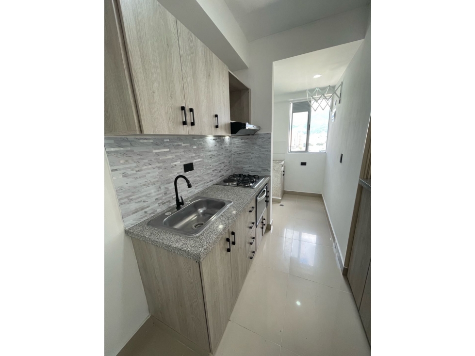 ARRIENDO HERMOSO APARTAMENTO CON ACABADOS DE LUJO EN NIQUIA — foto 2