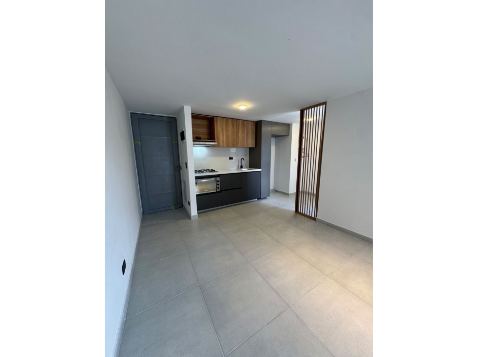 ARRIENDO HERMOSO APARTAMENTO CON ACABADOS DE LUJO EN BELLO — foto 2