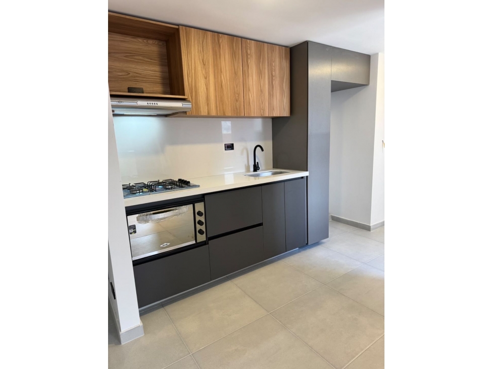 ARRIENDO HERMOSO APARTAMENTO CON ACABADOS DE LUJO EN BELLO — foto 3