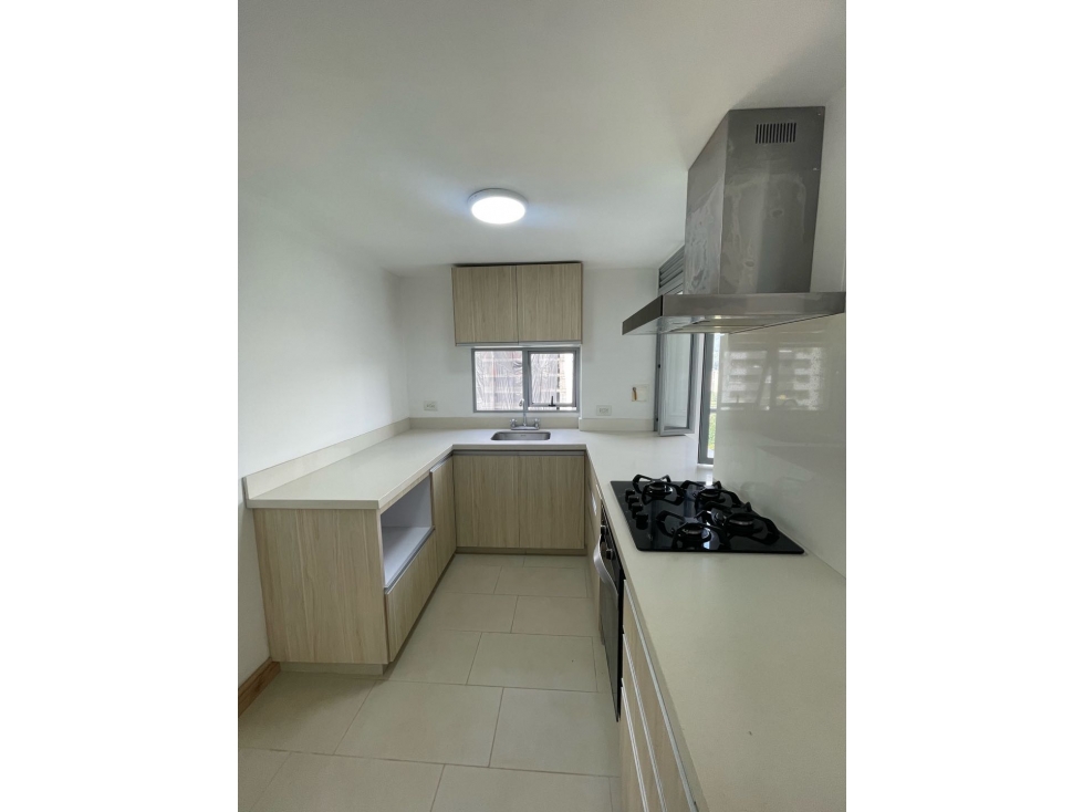 ARRIENDO HERMOSO APARTAMENTO EN ENVIGADO — foto 2