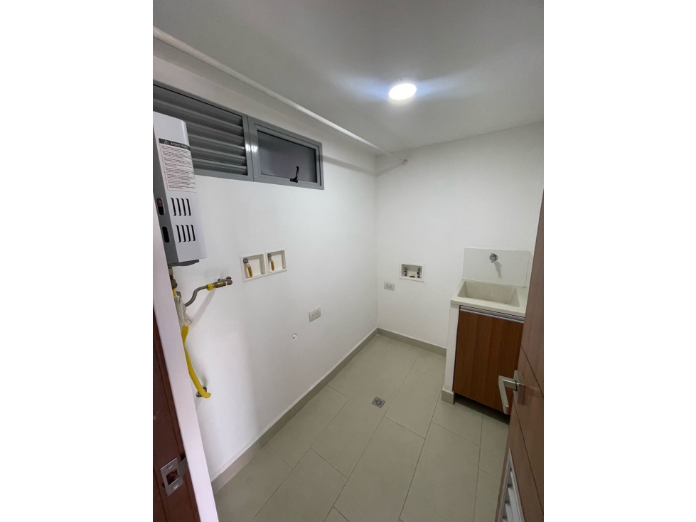 ARRIENDO HERMOSO APARTAMENTO EN ENVIGADO — foto 3