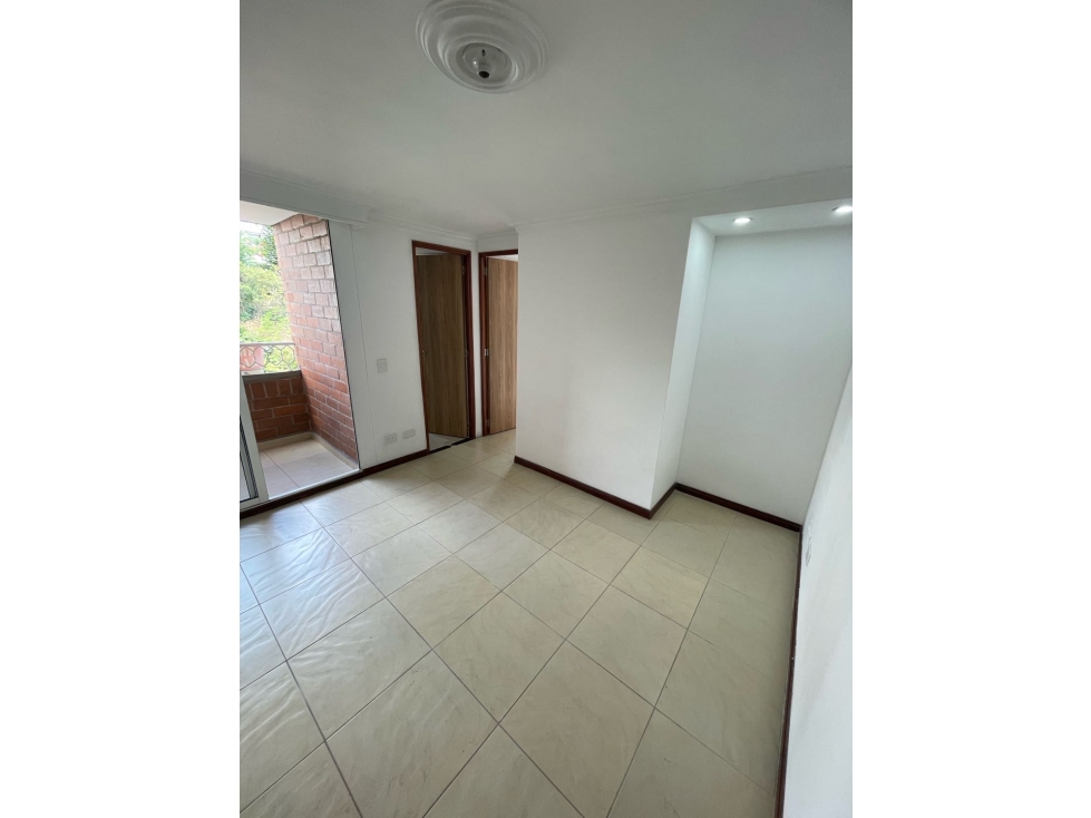 ARRIENDO HERMOSO APARTAMENTO EN LAURELES — foto 4