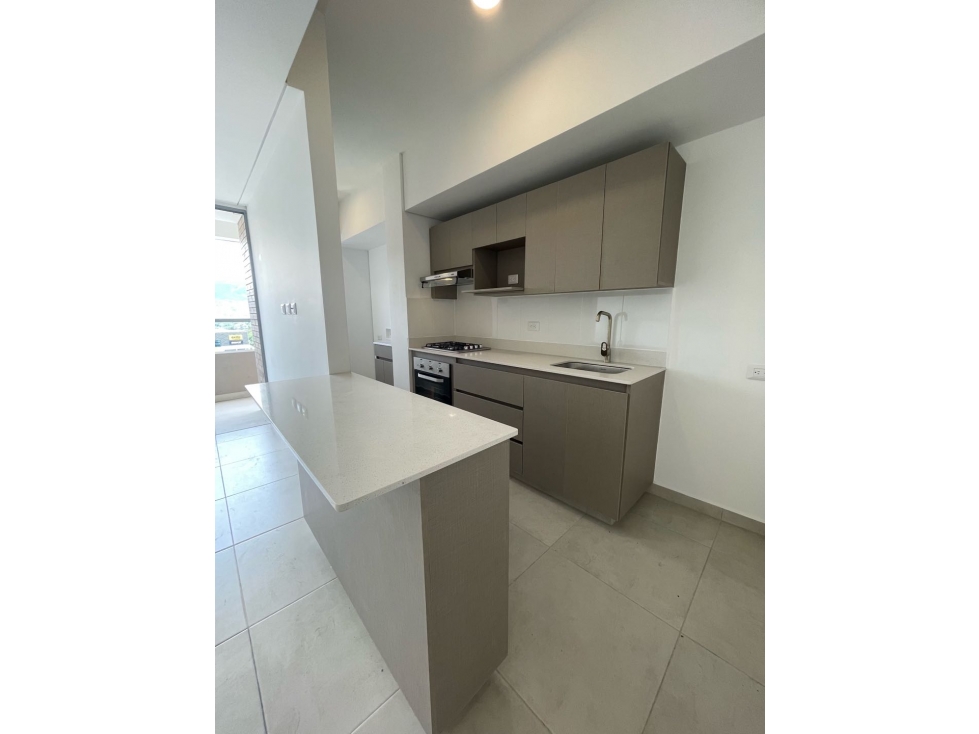 ARRIENDO HERMOSO APARTAMENTO NUEVO EN ENVIGADO