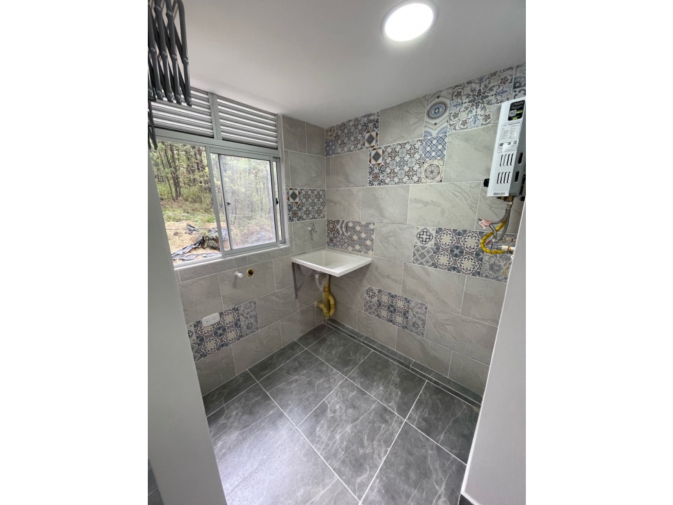 ARRIENDO HERMOSO APARTAMENTO NUEVO EN BELLO — foto 2