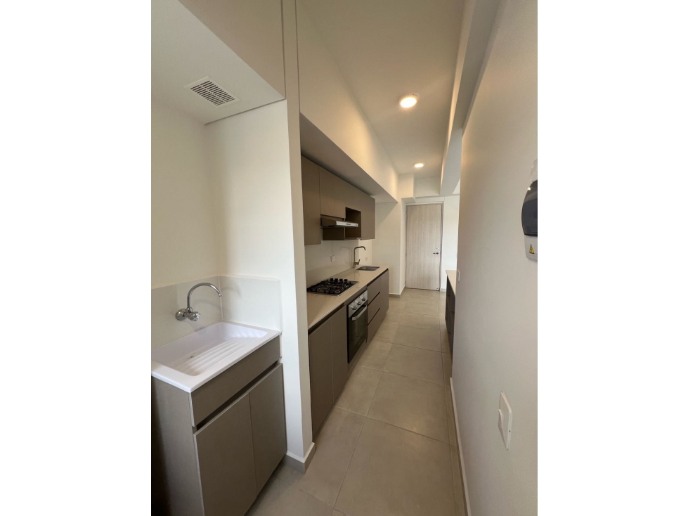 ARRIENDO HERMOSO APARTAMENTO EN ENVIGADO PARA ESTRENAR — foto 4