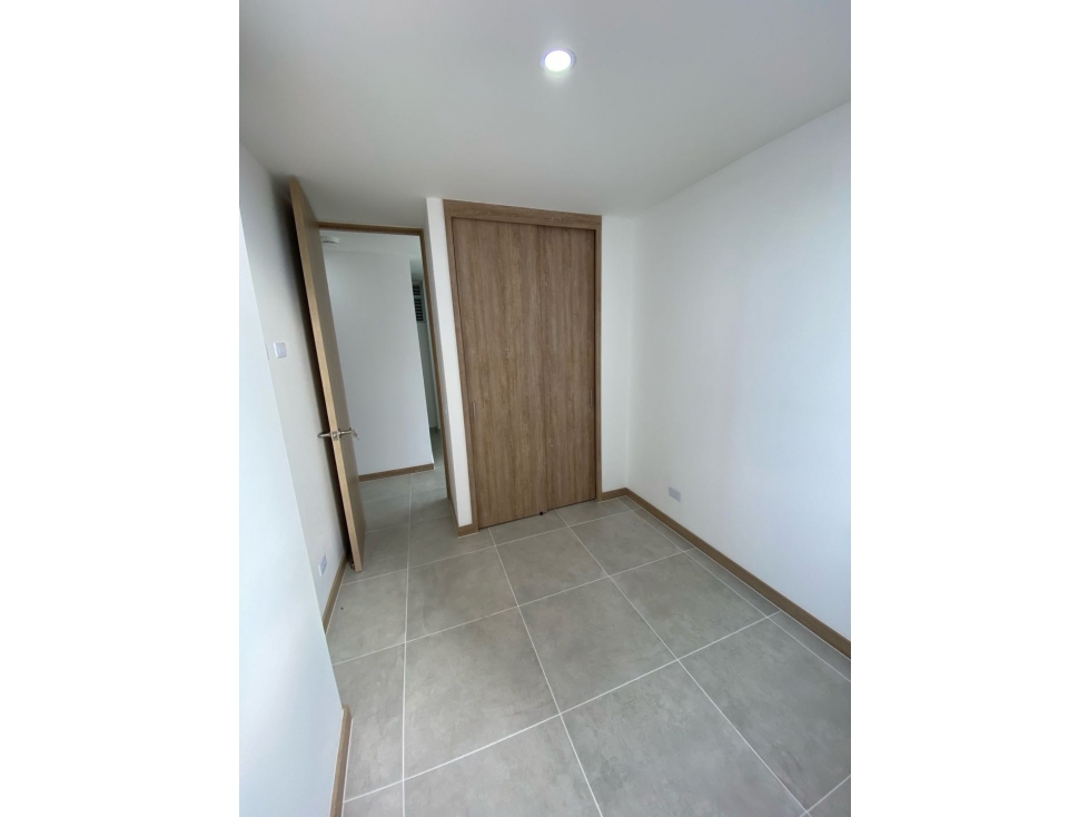 ARRIENDO HERMOSO APARTAMENTO SECTOR LOS COLEGIOS EN RIONEGRO ANTIOQUIA — foto 4