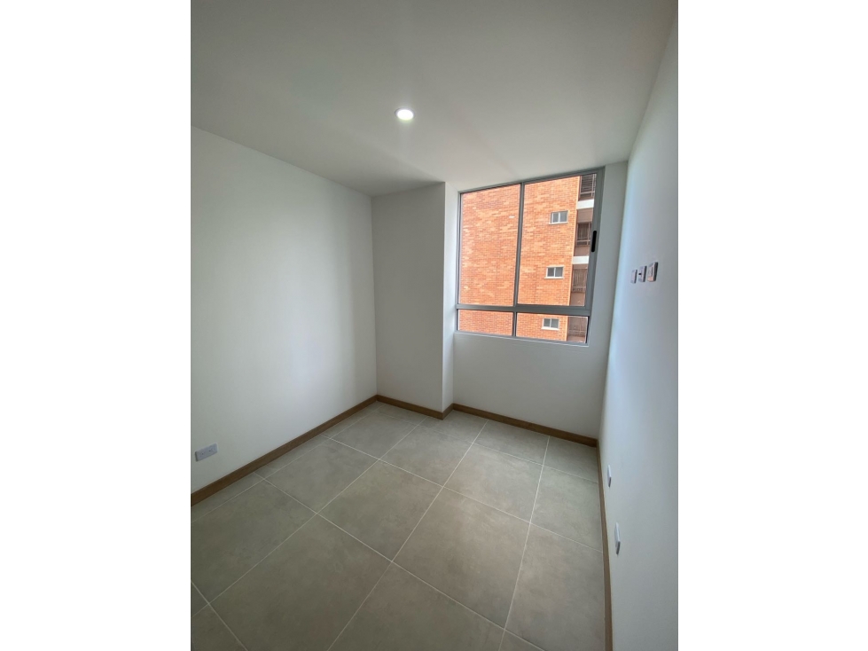 ARRIENDO HERMOSO APARTAMENTO SECTOR LOS COLEGIOS — foto 4