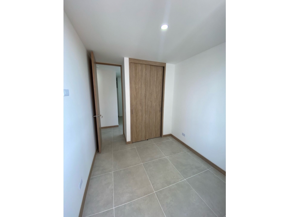 ARRIENDO HERMOSO APARTAMENTO SECTOR LOS COLEGIOS — foto 5
