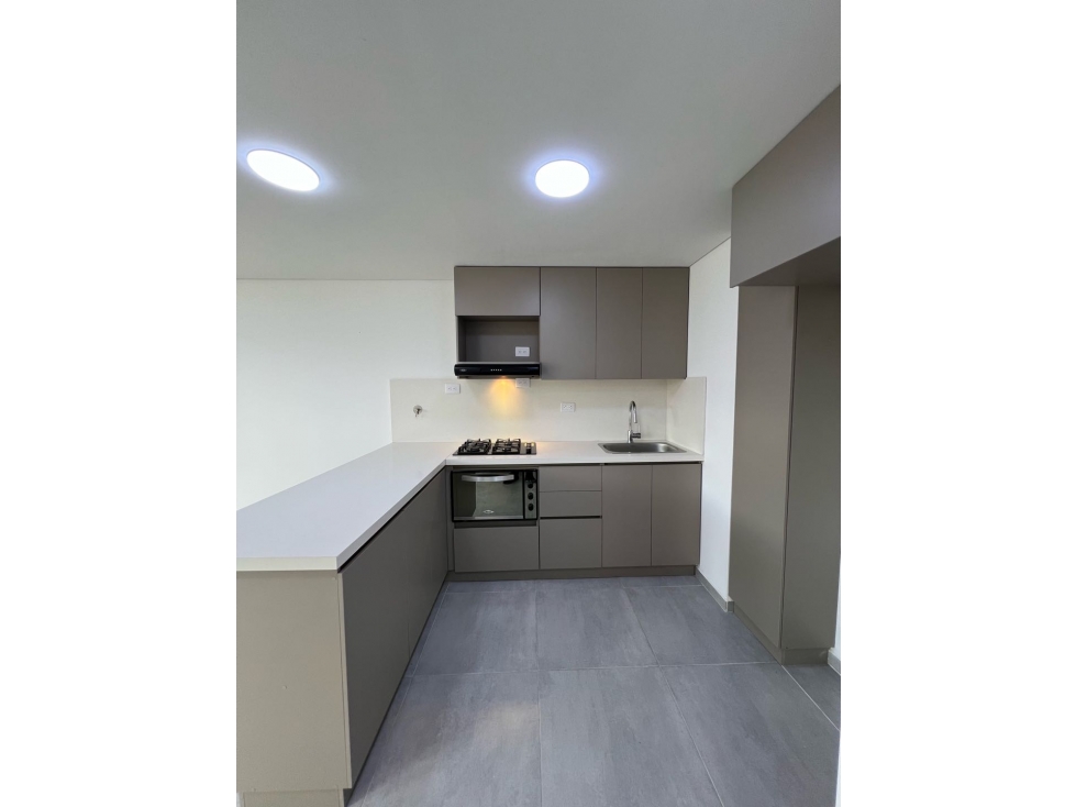 ARRIENDO HERMOSO CÓMODO APARTAMENTO EN SURAMERICA
