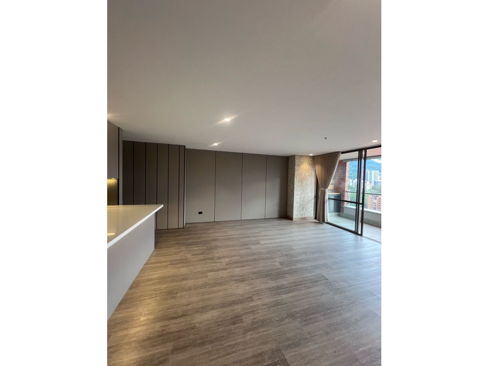 ARRIENDO HERMOSO,CÓMODO Y AMPLIO APARTAMENTO UBICADO, EN EL POBLADO — foto 6
