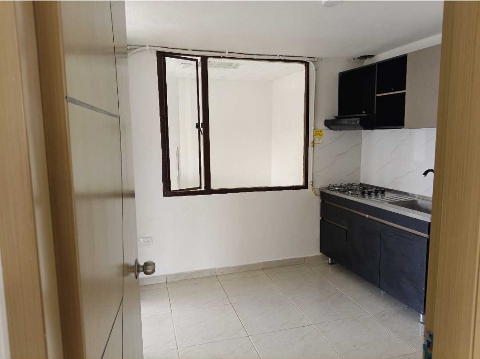 Arriendo Apartamento Las Orquídeas Norte Bta — foto 3