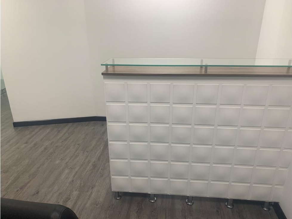 ARRIENDO LINDA OFI EN PISO 11 CON SÚPER VISTA 120 M2 — foto 2