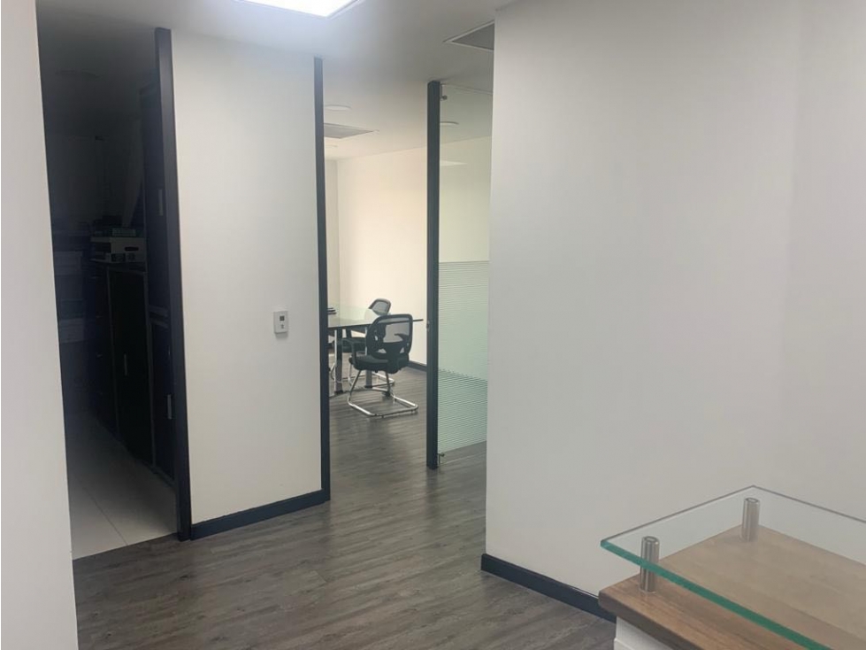 ARRIENDO LINDA OFI EN PISO 11 CON SÚPER VISTA 120 M2 — foto 3